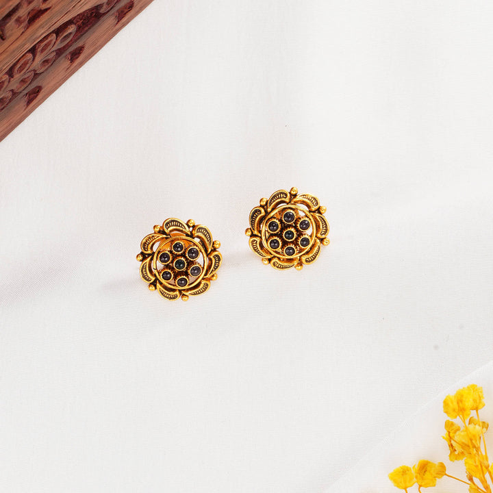 Amaze Nagas Studs