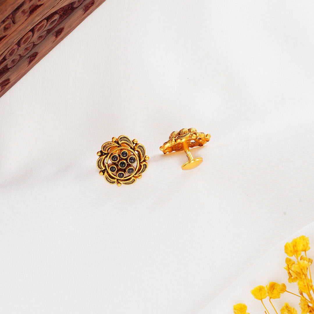 Amaze Nagas Studs