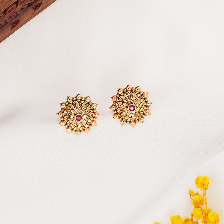 Ruhikaa Nagas Studs
