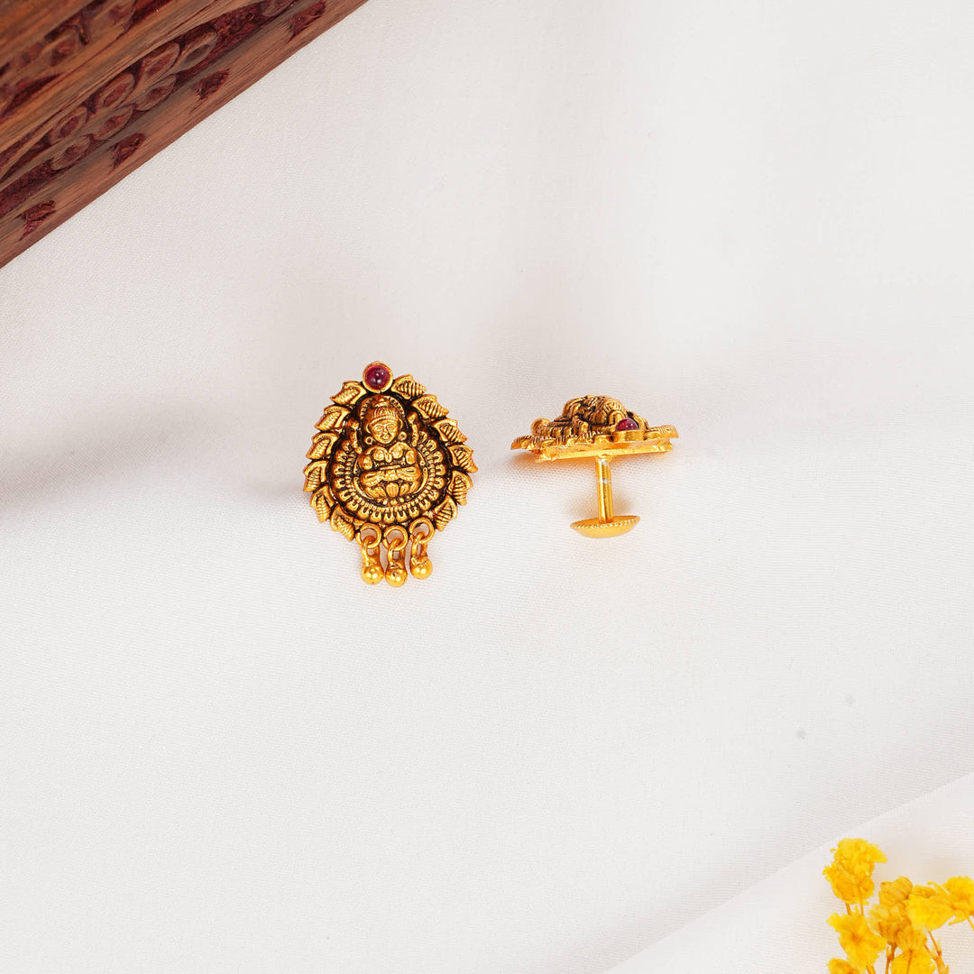 Chandrikha Nagas Studs