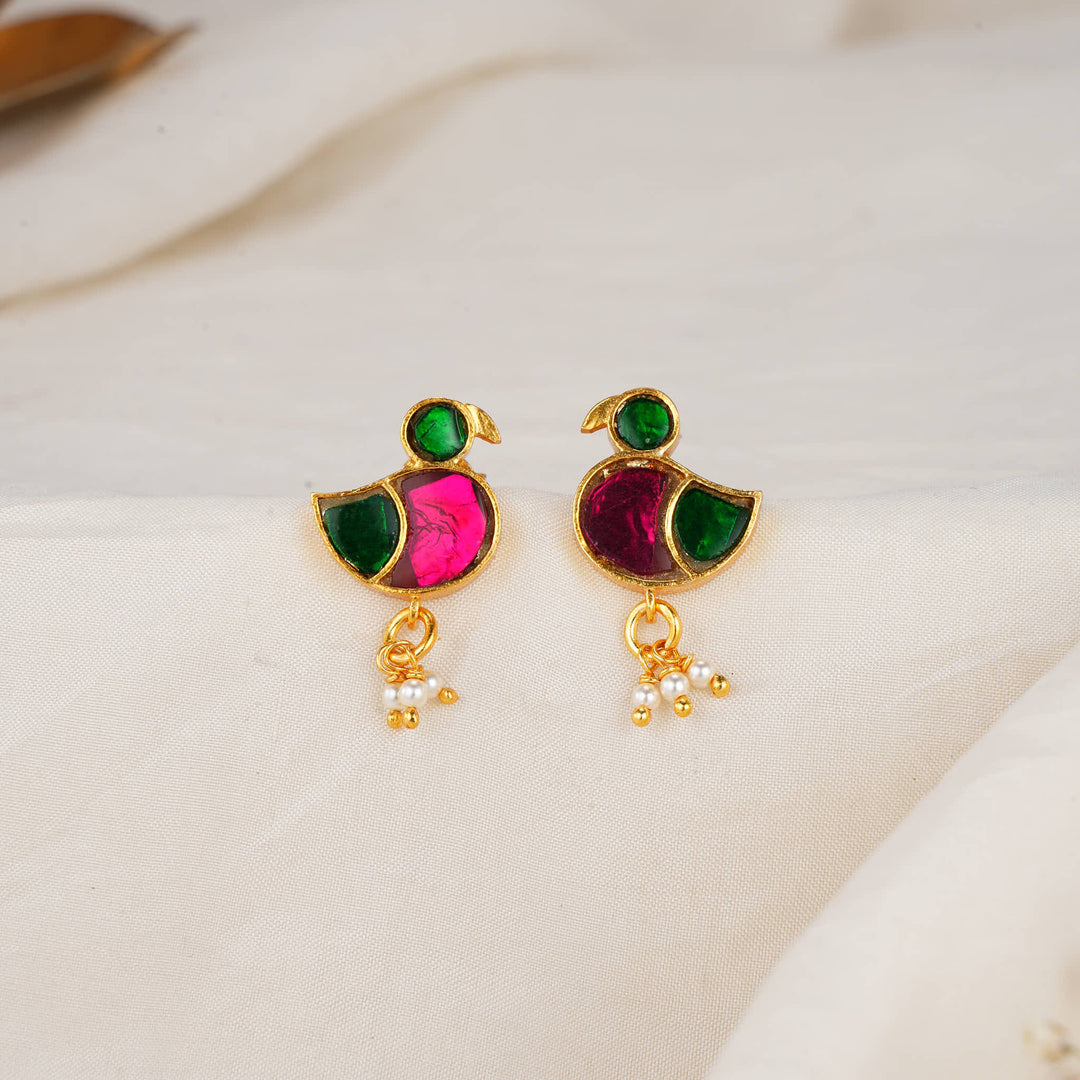 Farikaa Kundan Studs