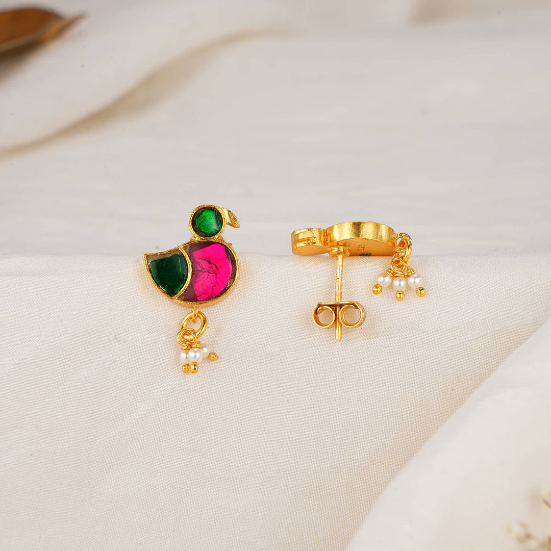 Farikaa Kundan Studs