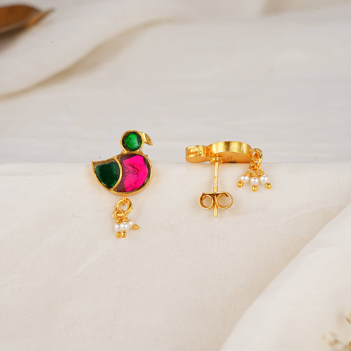 Farikaa Kundan Studs