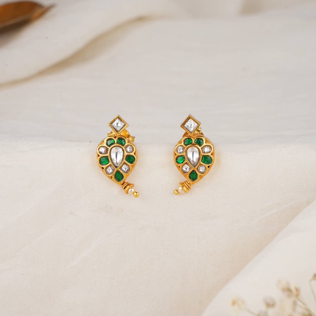 Anushi Kundan Studs