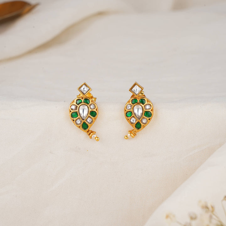 Anushi Kundan Studs
