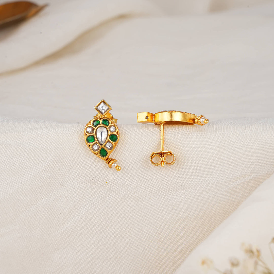 Anushi Kundan Studs