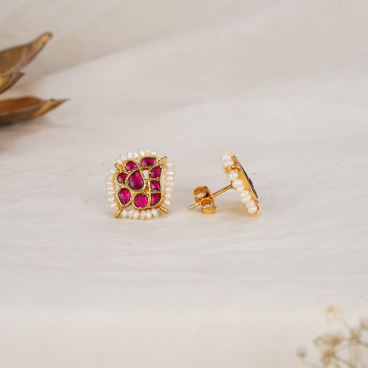 Chanvikaa Kundan Studs