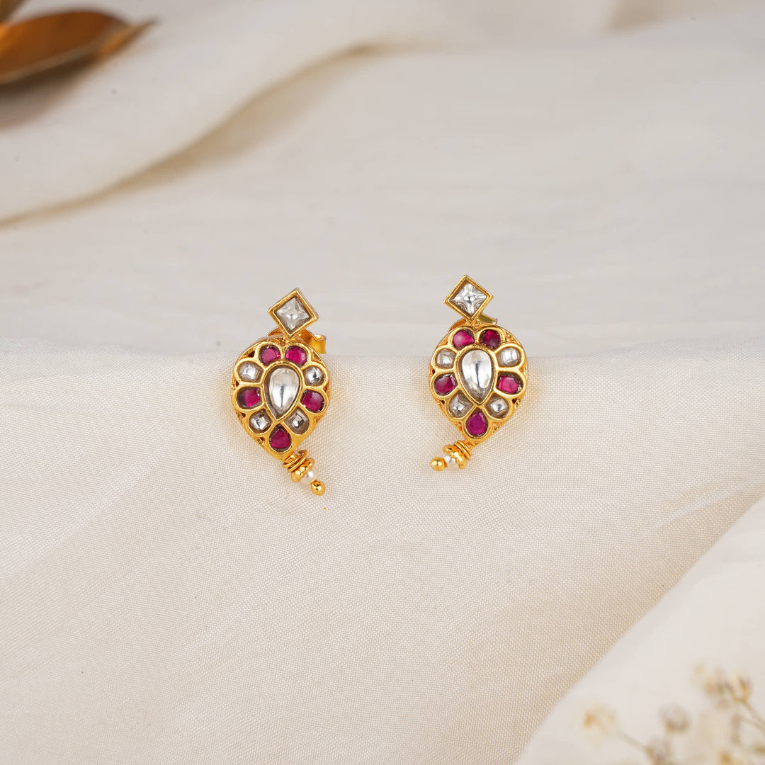 Jhansikhaa Kundan Studs