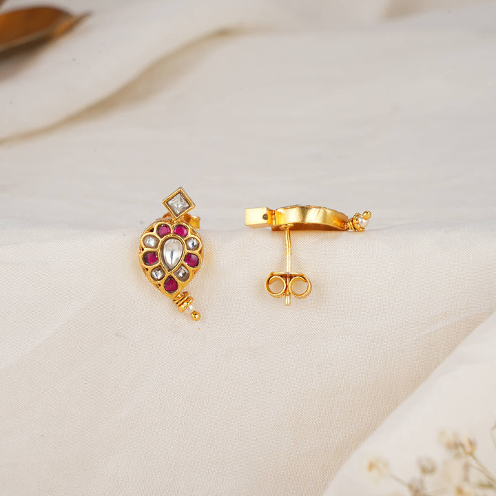 Jhansikhaa Kundan Studs