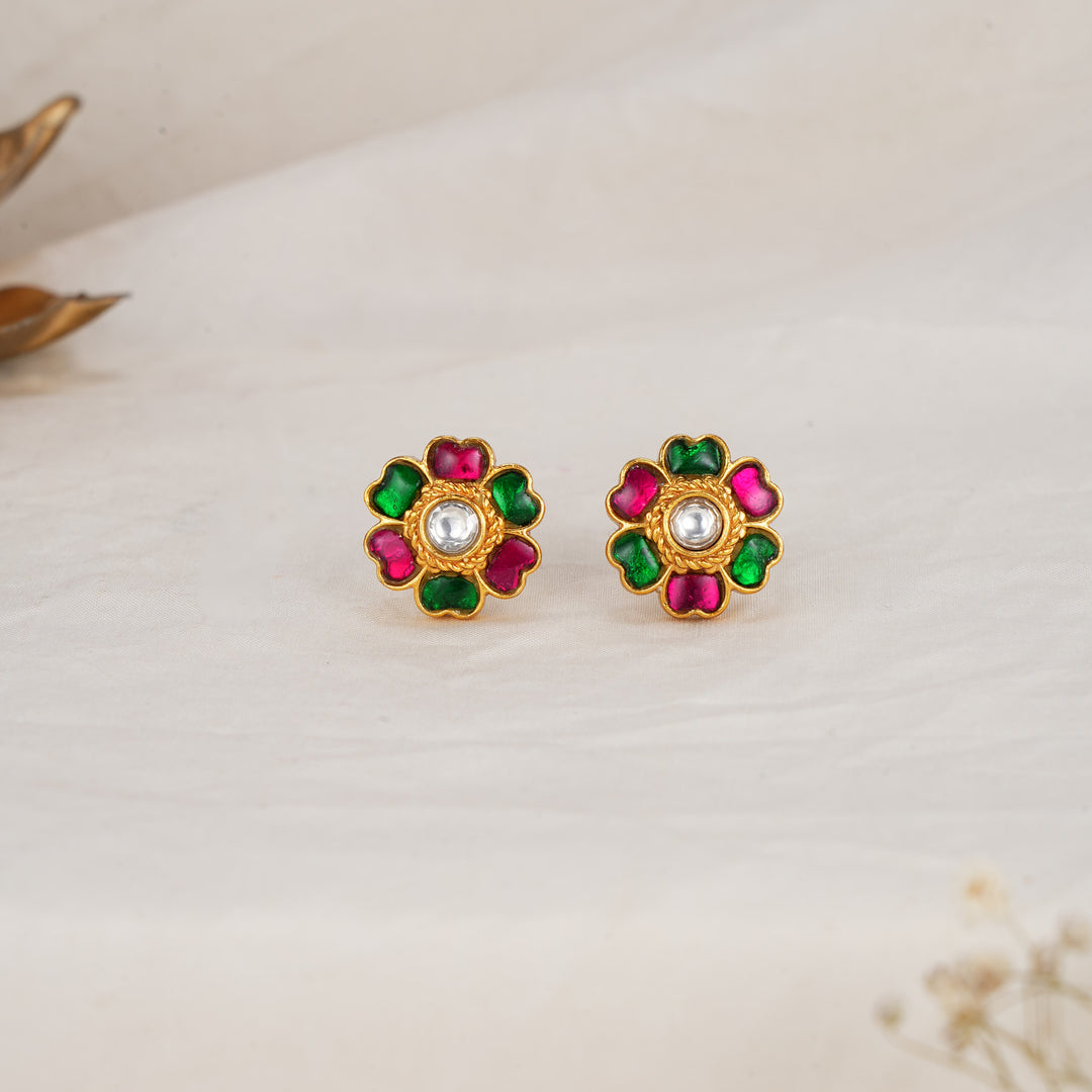 Catchy Colour Kundan Studs