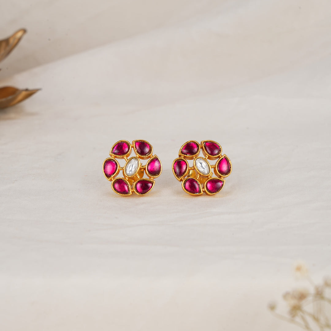 Arnikaa Kundan Studs