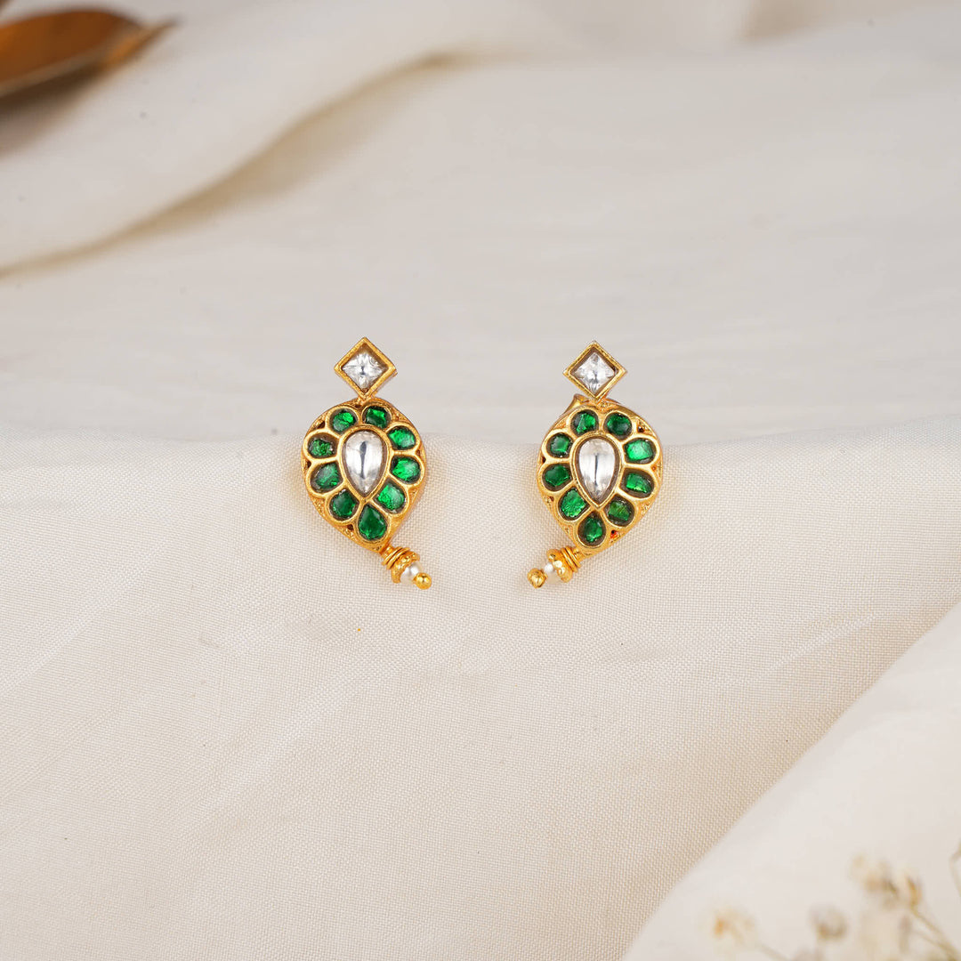 Nethraa Kundan Studs
