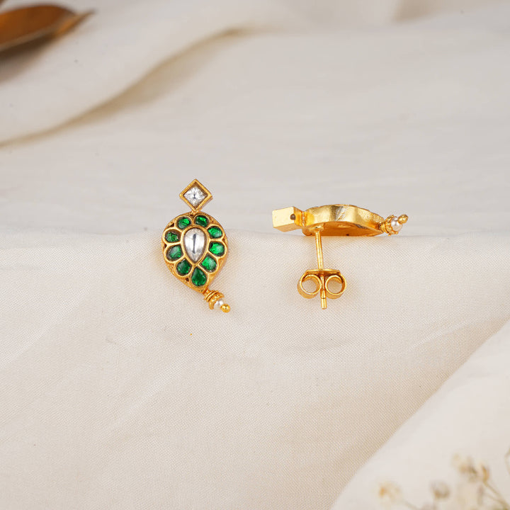 Nethraa Kundan Studs