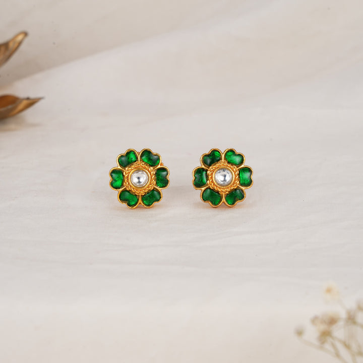Aakshitha Kundan Studs