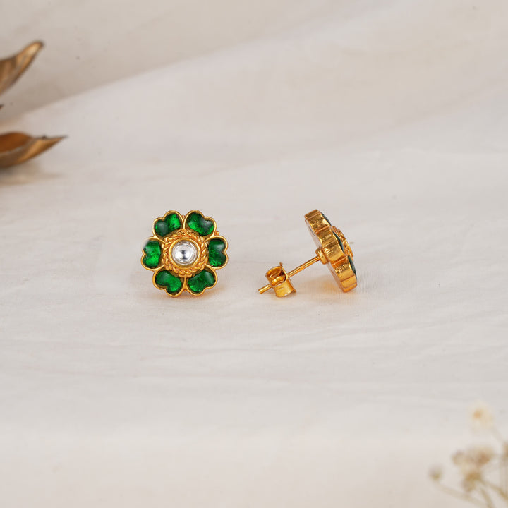 Aakshitha Kundan Studs