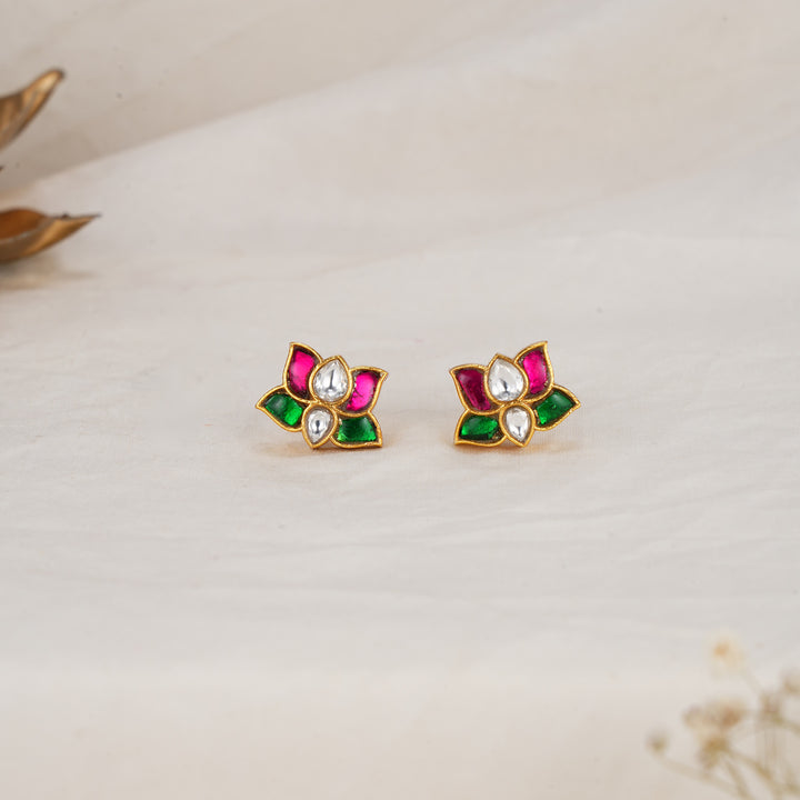 Shivinkaa Kundan Studs