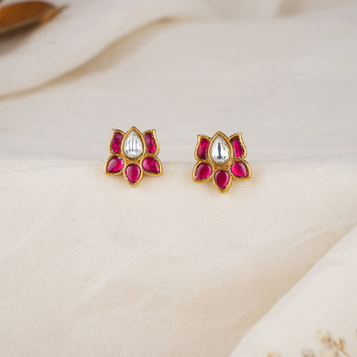Catchy Lotus Kundan Studs
