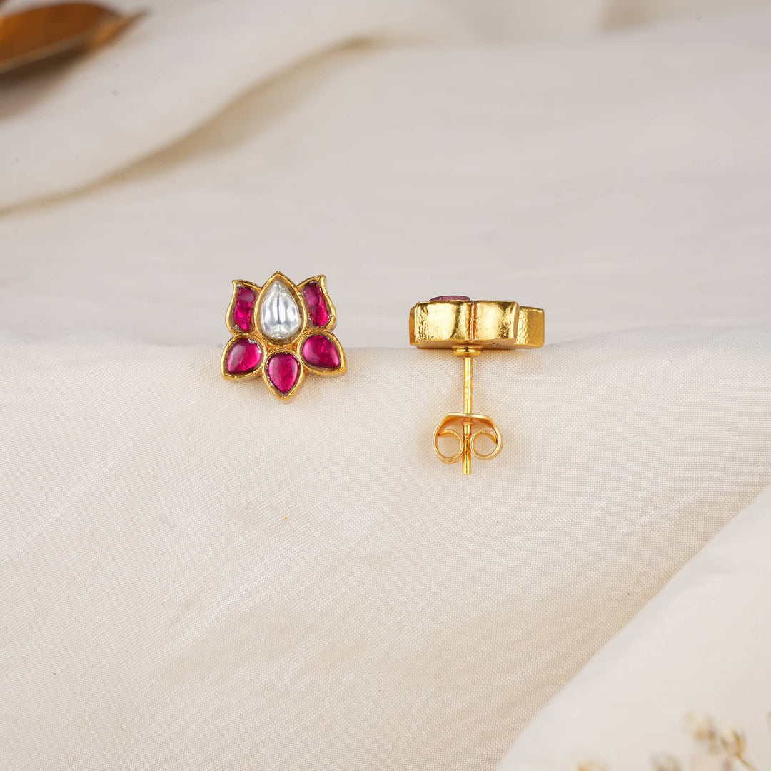 Catchy Lotus Kundan Studs