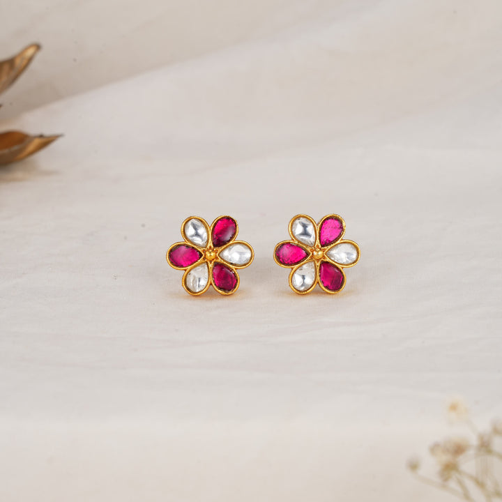 Priyaa Kundan Studs