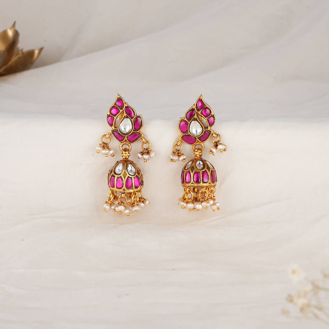 Vedhikaa Kundan Jhumkas