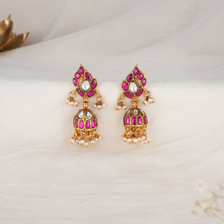 Vedhikaa Kundan Jhumkas