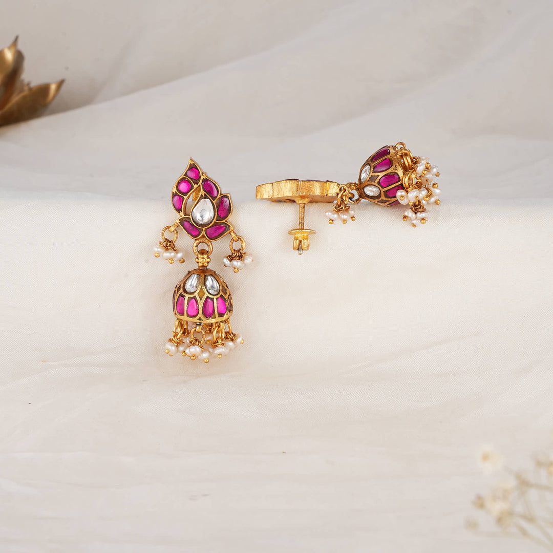 Vedhikaa Kundan Jhumkas