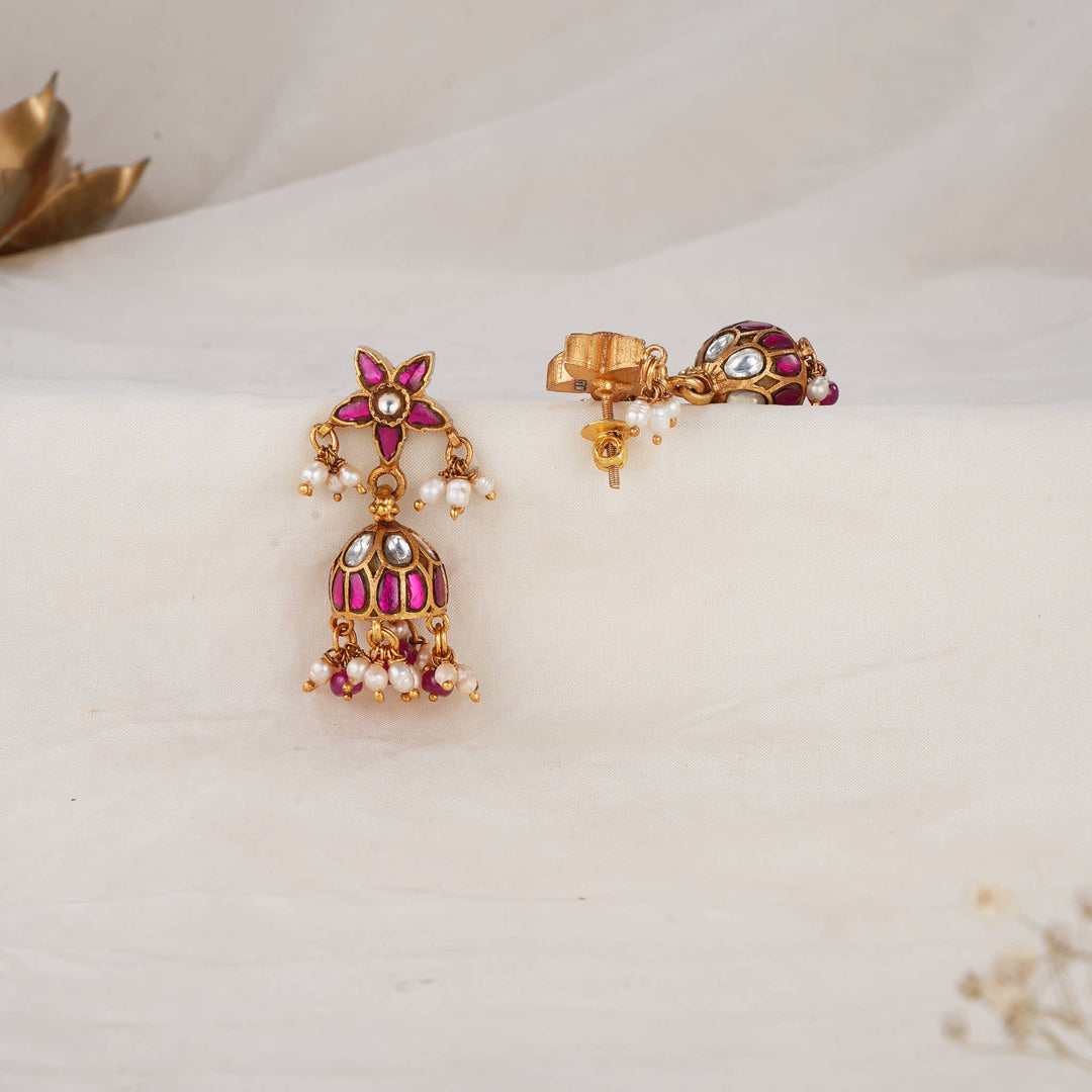 Jashvikaa Kundan Jhumkas