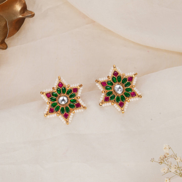 Kiyana Kundan Studs