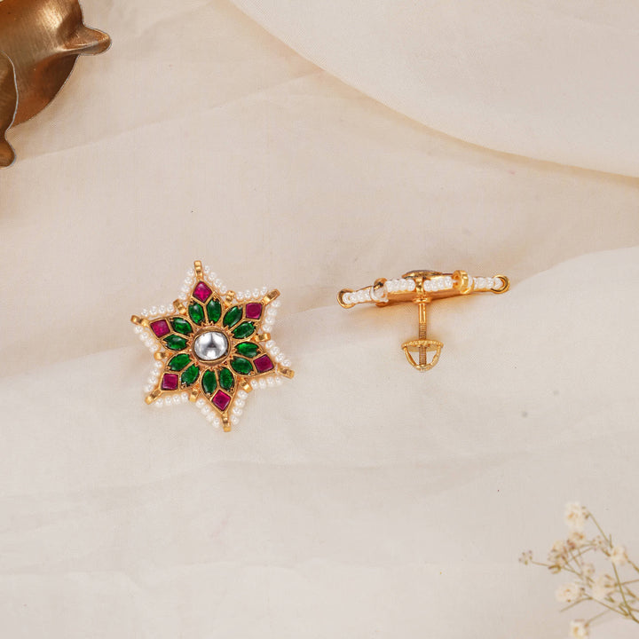 Kiyana Kundan Studs