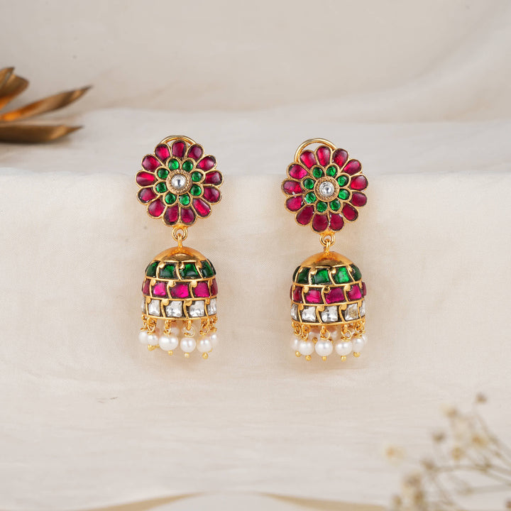 Ahaana Kundan Jhumkas