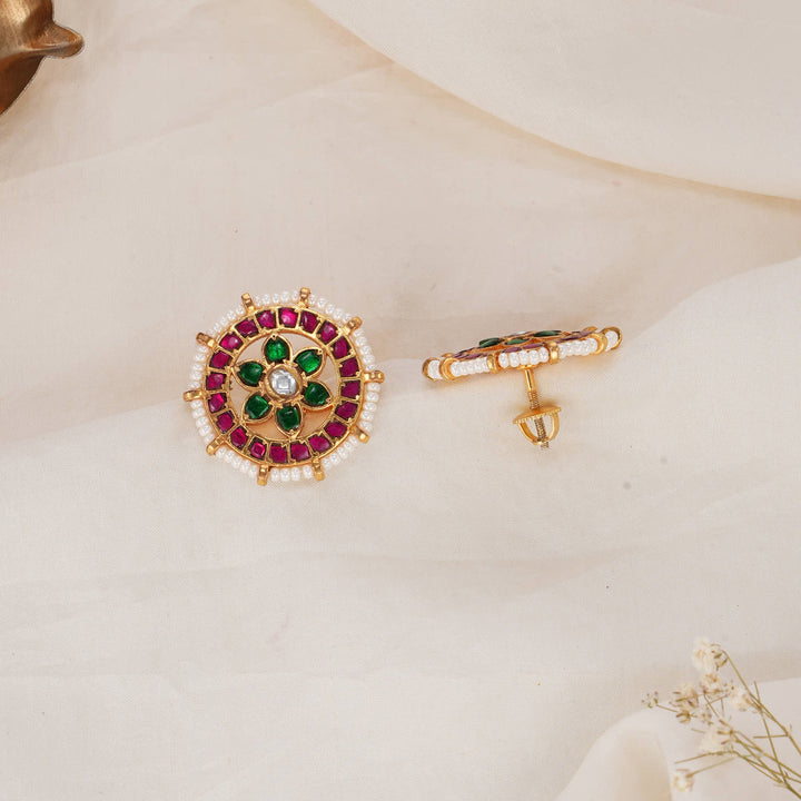Eshika Kundan Studs