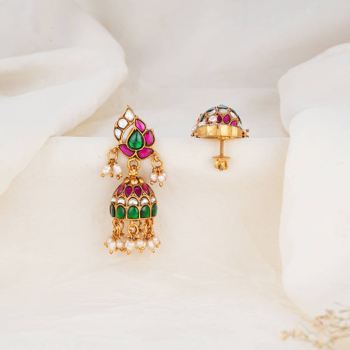 Spectacular Kundan Jhumkas