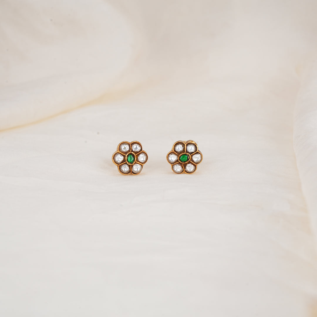 Petite Kundan Studs