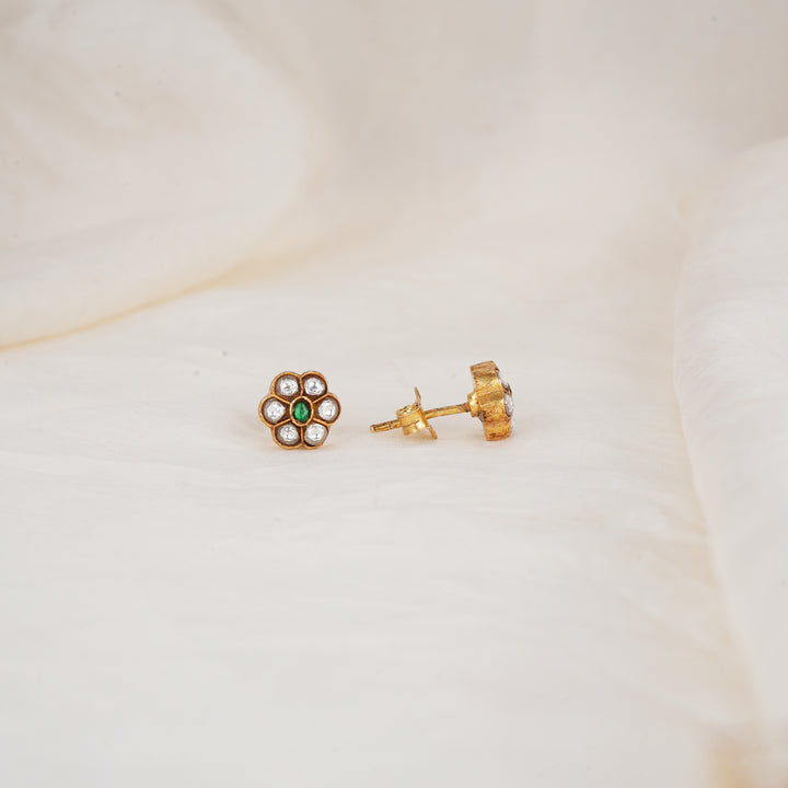 Petite Kundan Studs