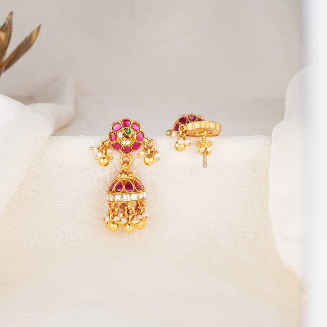 Swinging Beauty Kundan Jhumkas
