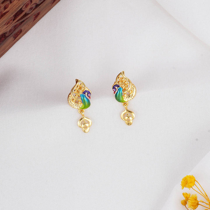 Peacock-Inspired 3D Spl Drops