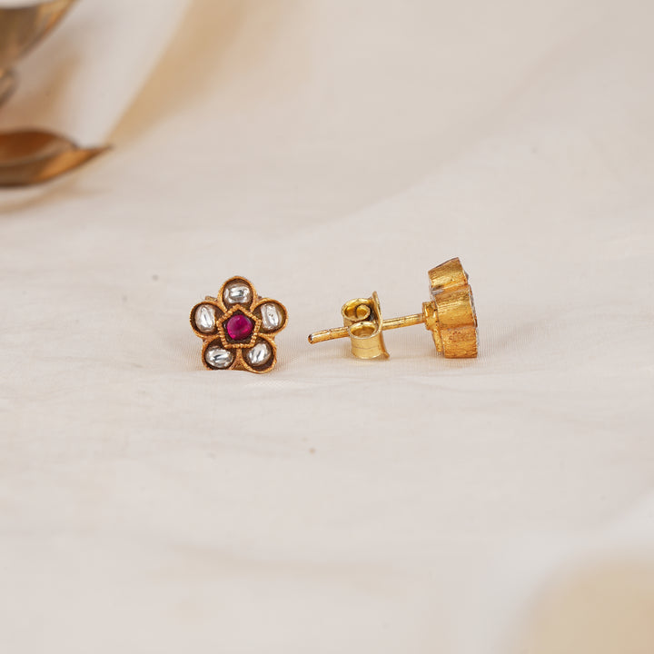 Manasaa Kundan Studs