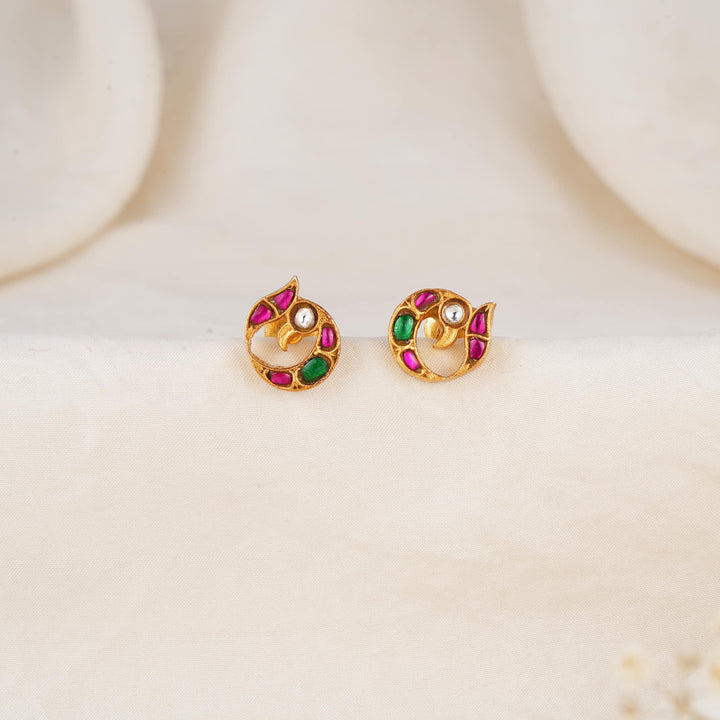 Arnikhaa Kundan Studs