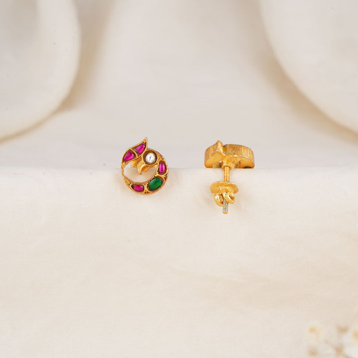 Arnikhaa Kundan Studs