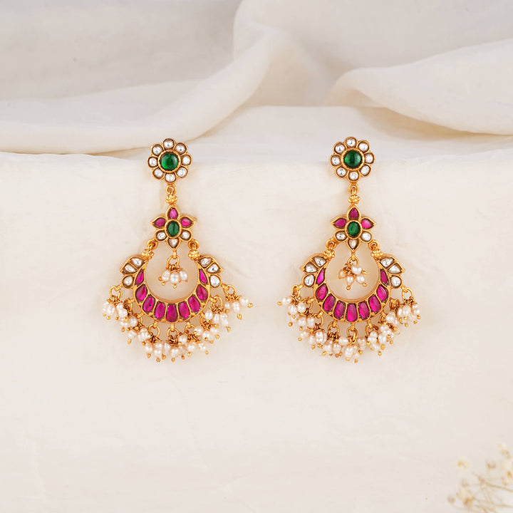 Exceptional Shine Kundan Earrings