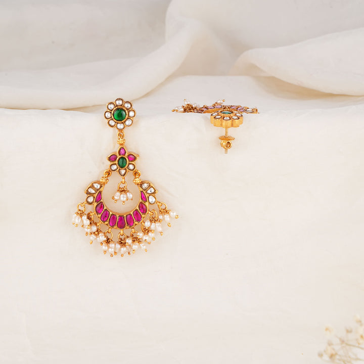 Exceptional Shine Kundan Earrings