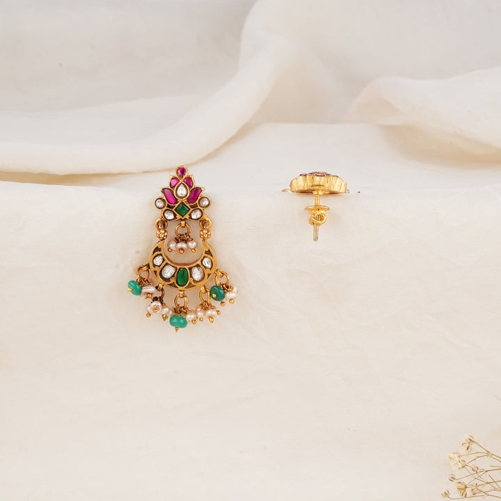 Elegant Flow Kundan Earrings
