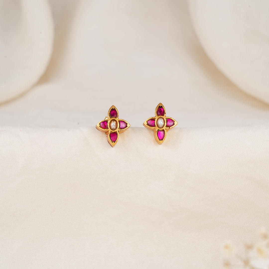 Simply Pretty Kundan Studs