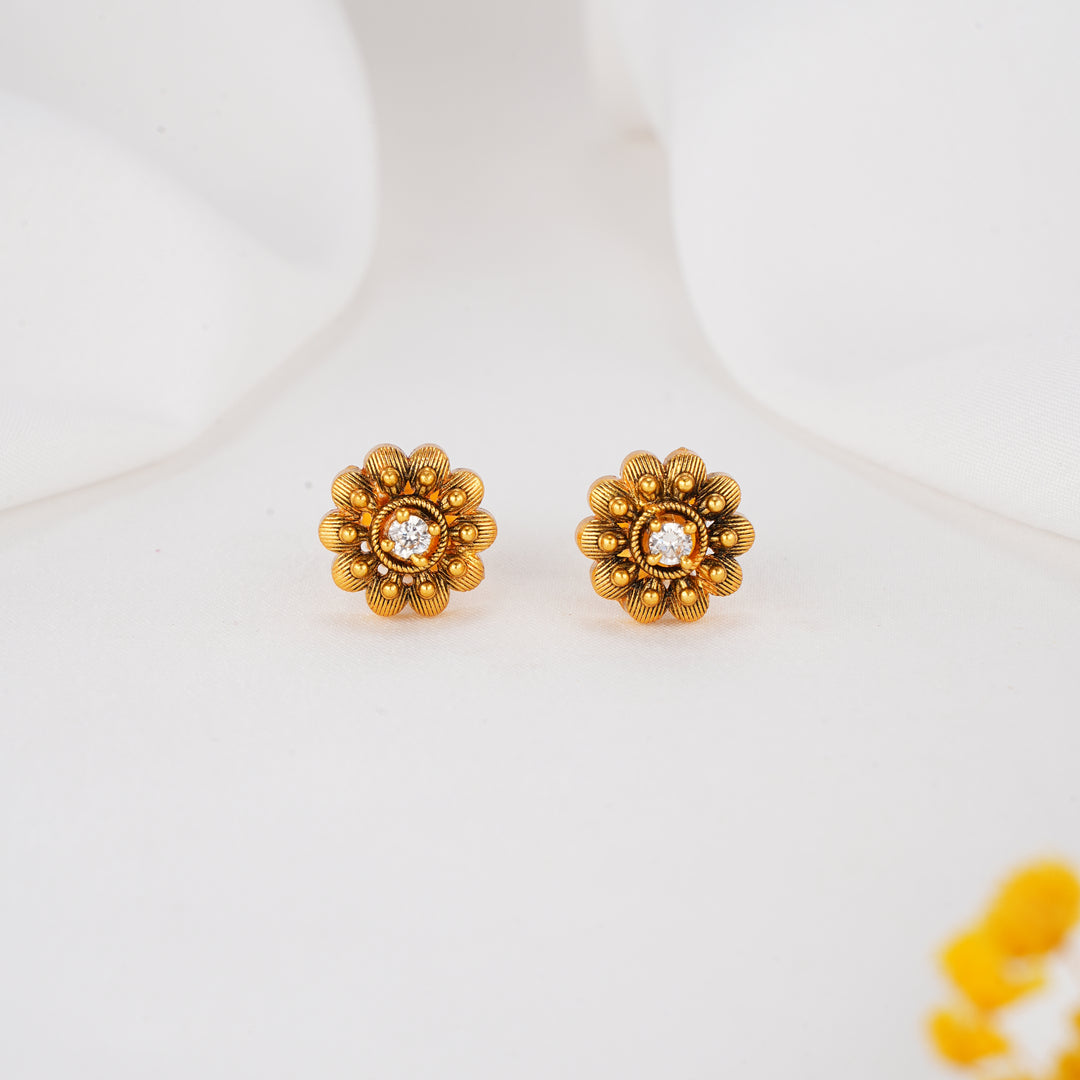 Effortlessly Wearable Nagas Studs