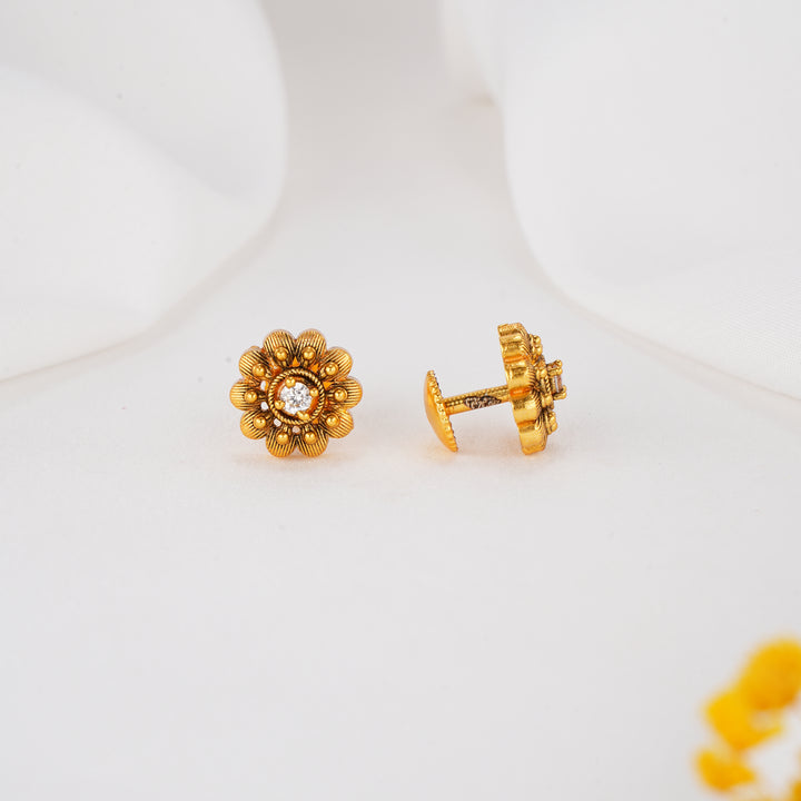 Effortlessly Wearable Nagas Studs