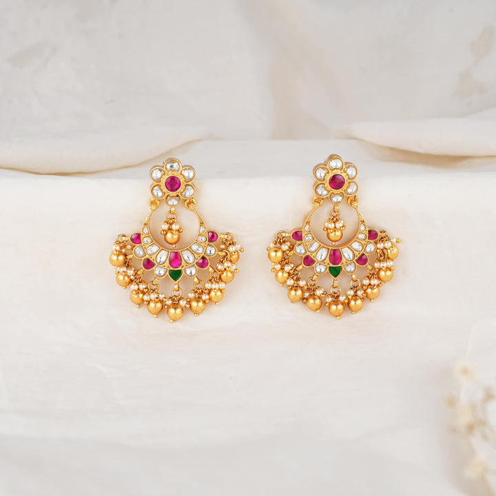 Splendid Kundan Earrings