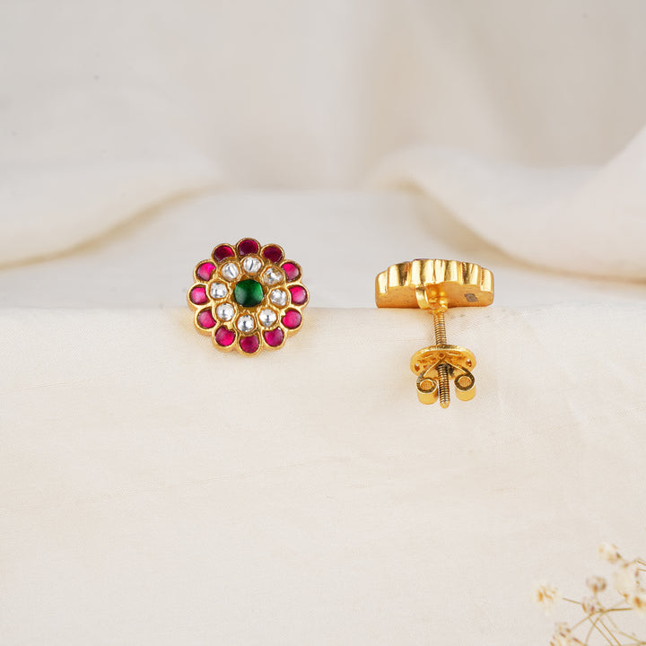 Scintillating Kundan Studs