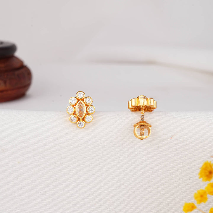 Vinthisha  Stone Studs