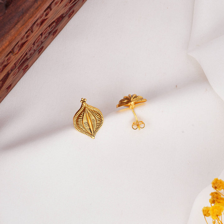 Stunning Nagas Studs