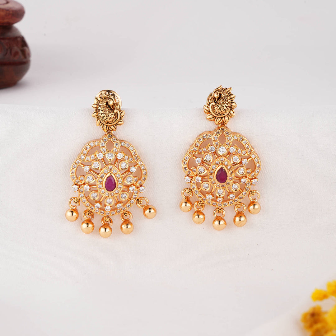 Queen-Like Stone Earrings